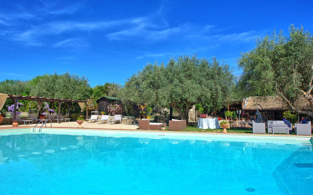 Villa Maddalena: all'aperto, Esterni, Piscina