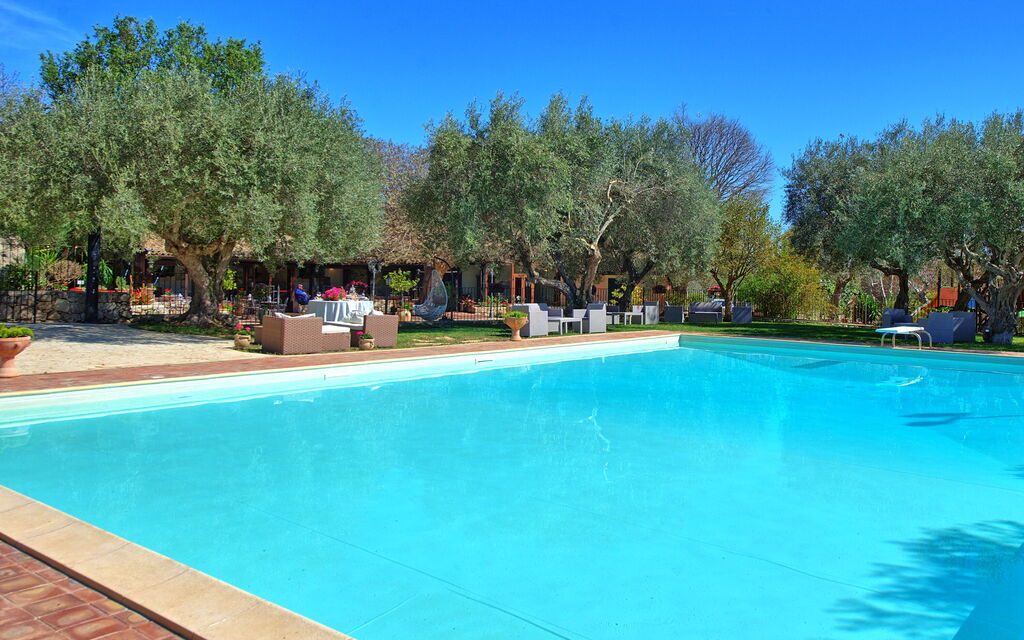 Villa Maddalena: all'aperto, Esterni, Piscina