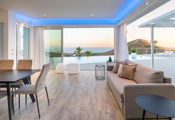 Villa Domizia: Salle à manger, Salon