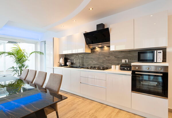 Villa Domizia: Cuisine, Salle à manger