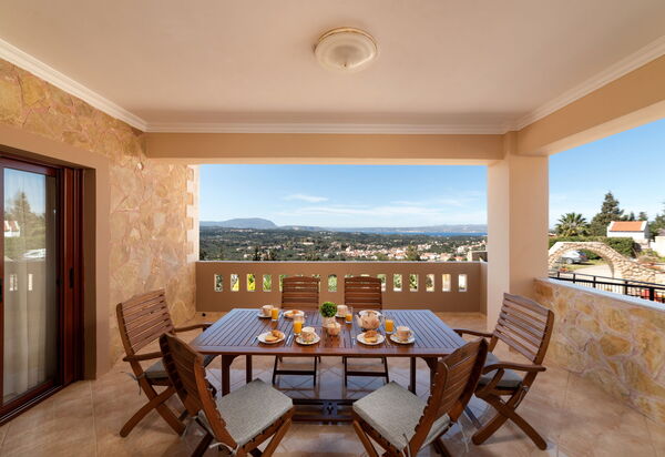 Villa Halepi: Balcon / Terrasse / Patio