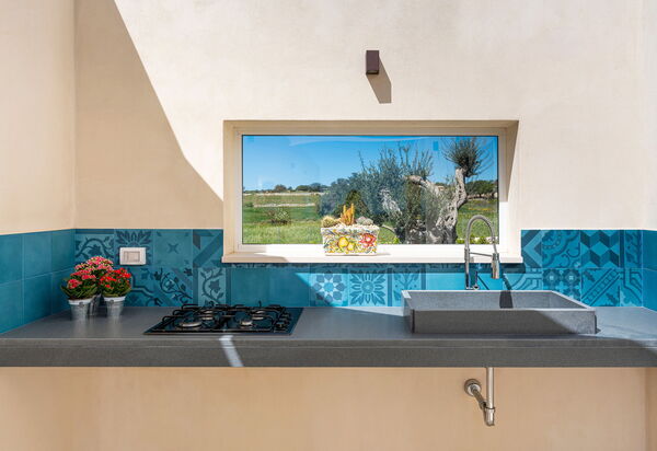 Villa Mora: Ansichten, Draussen, Garten