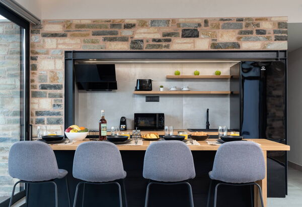 Villa Kallos: Гостиная, Кухня, Столовая