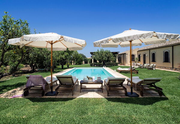 Don Salvatore: Außen, Garten, Schwimmbad