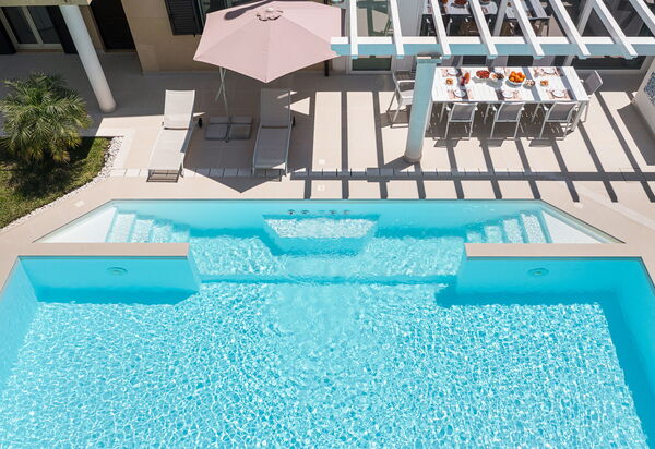 Villa Giutitta: Außen, Schwimmbad