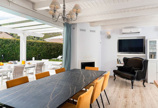 Villa Giutitta: Esszimmer, Wohnzimmer