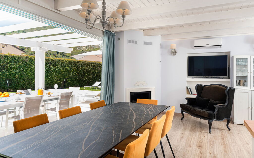 Villa Giutitta: Salle à manger, Salon