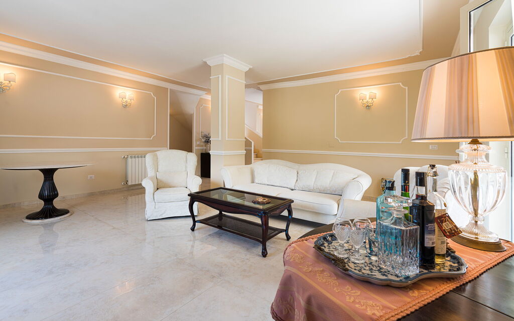 Villa Giutitta: Salon