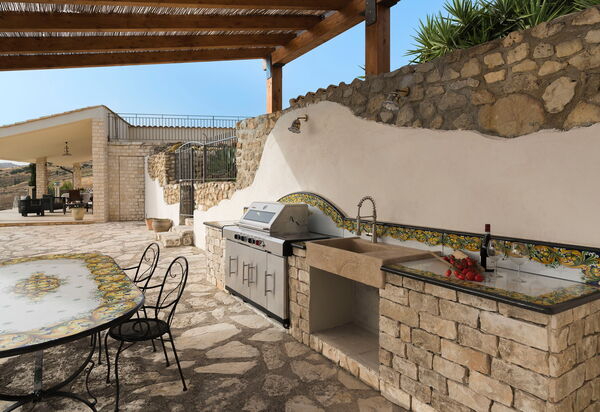 Villa Anthea: Außen, Küche