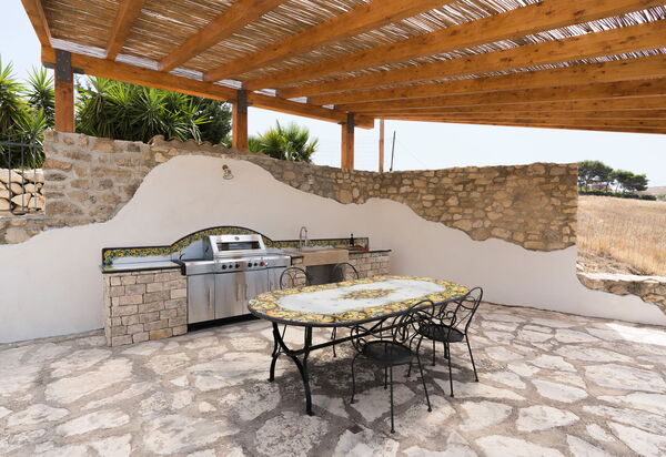 Villa Anthea: Außen, Küche