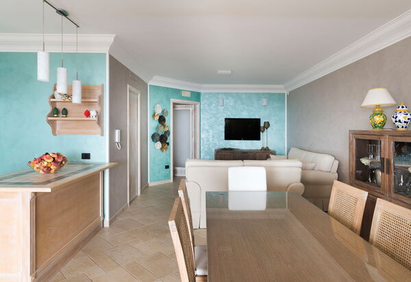 Villa Anthea: Esszimmer, Wohnzimmer, Zimmerdetails