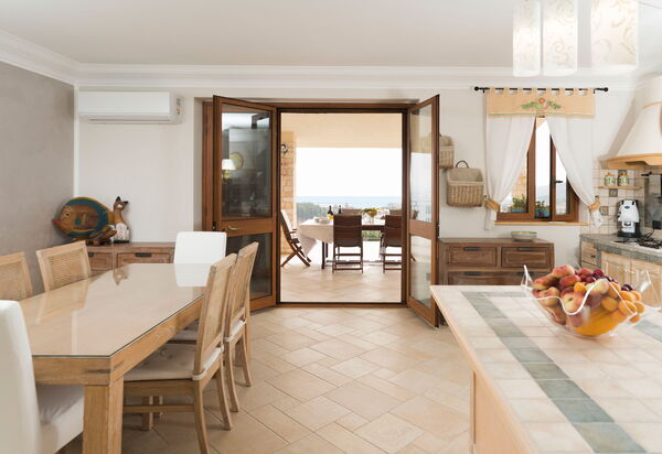 Villa Anthea: Esszimmer, Küche, Zimmerdetails