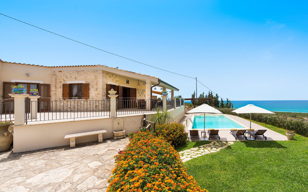 Villa Anthea: all'aperto, Giardino, Piscina, Vista Panoramica