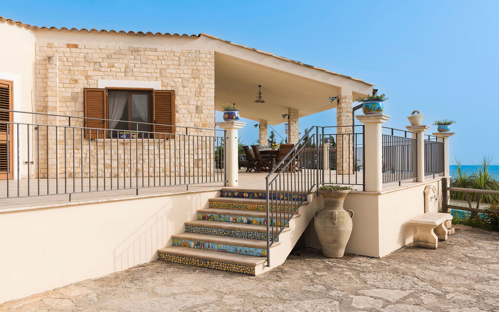 Villa Anthea: Entrata Principale, Esterni
