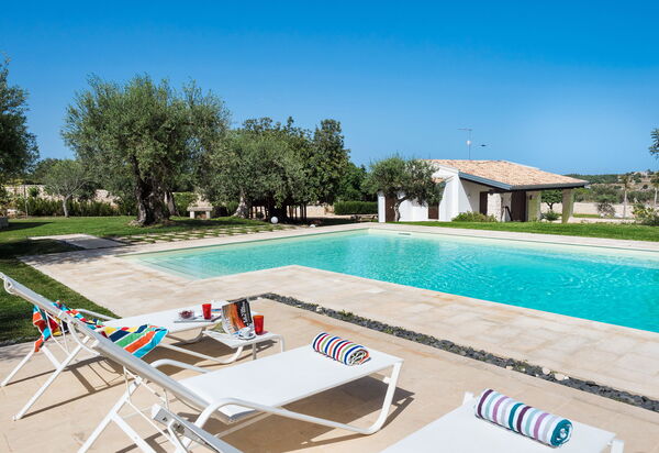 Corte Moscata: Außen, Garten, Schwimmbad