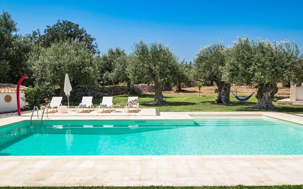 Corte Moscata: Have, pool, Udvendige