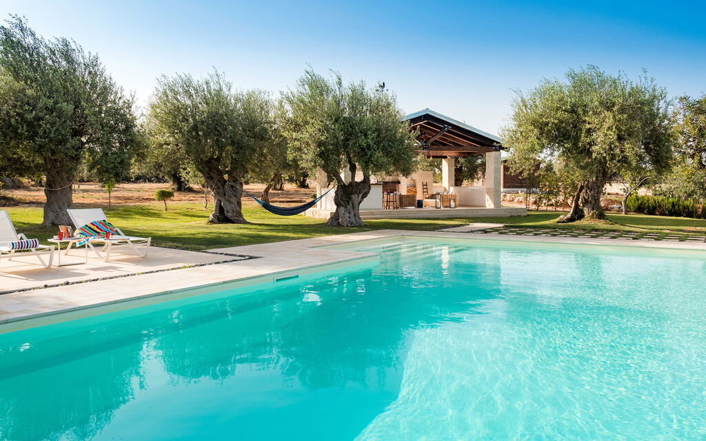 Corte Moscata: Have, pool, Udvendige