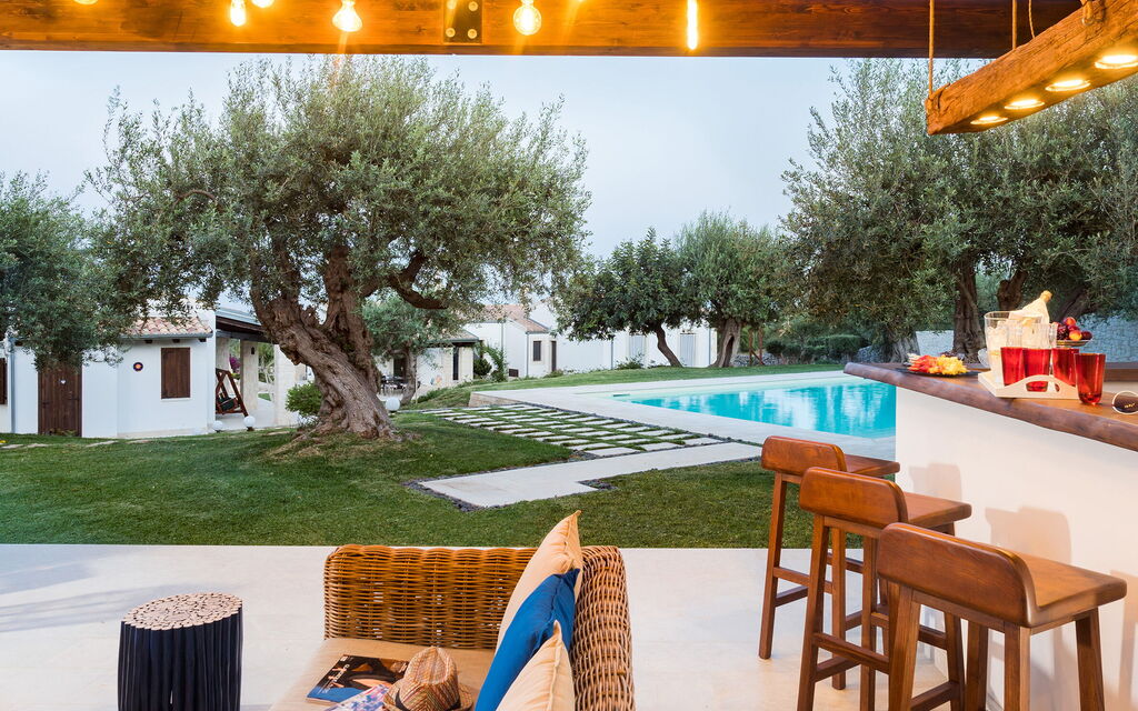 Corte Moscata: Have, pool, Udvendige