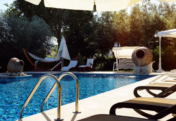 Villa Vittoria: Draussen, Schwimmbad