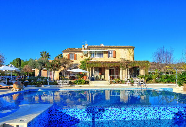 Villa Vittoria: Draussen, Schwimmbad