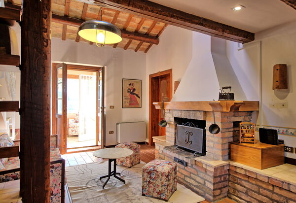 Villa Vittoria: Wohnzimmer