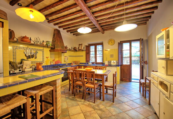 Villa Vittoria: Esszimmer, Küche