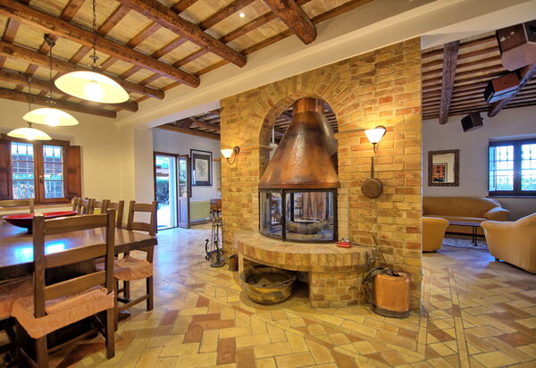 Villa Vittoria: Esszimmer, Wohnzimmer