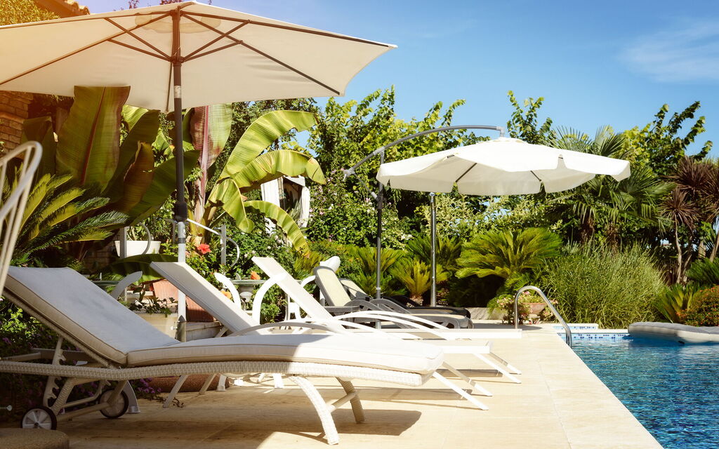 Villa Vittoria: all'aperto, Giardino, Vista Panoramica