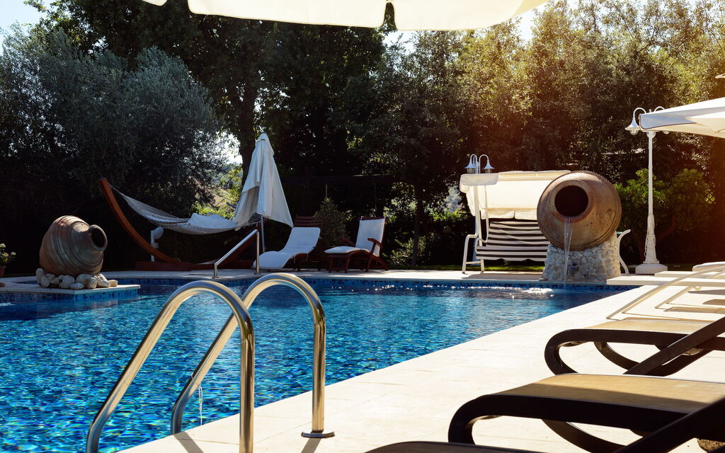 Villa Vittoria: all'aperto, Piscina