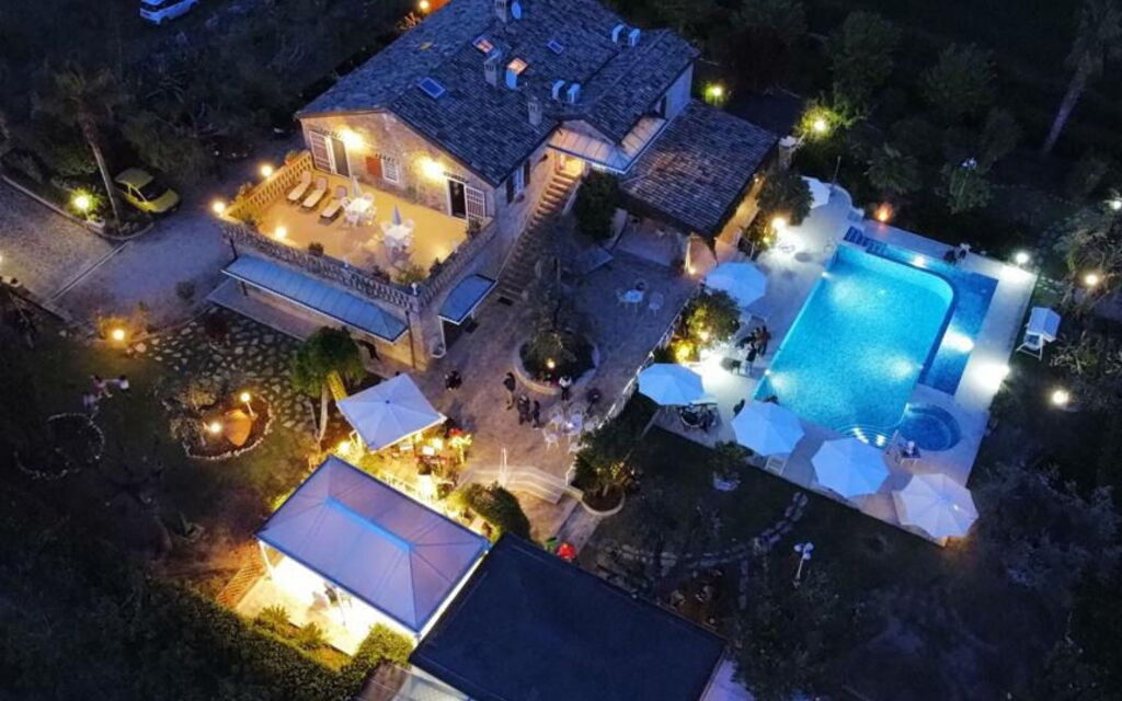 Villa Vittoria: all'aperto