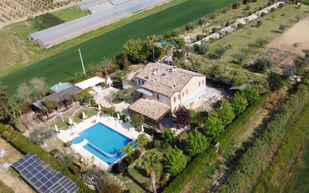 Villa Vittoria: all'aperto