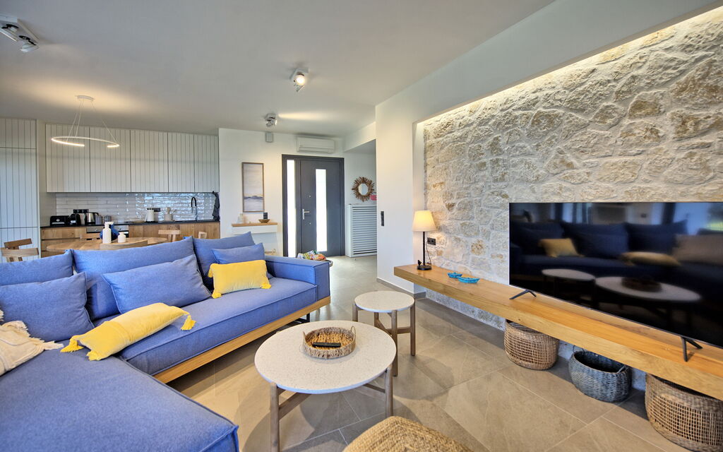 Villa Acropolitana: Kitchen, Living Room