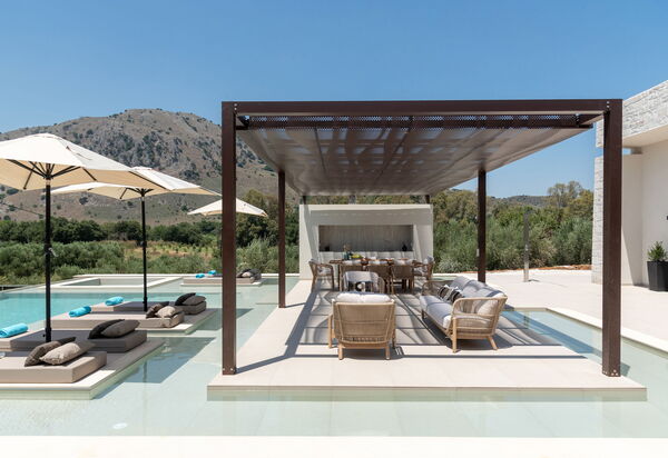 Villa El: Altan / terrasse / gårdhave, pool