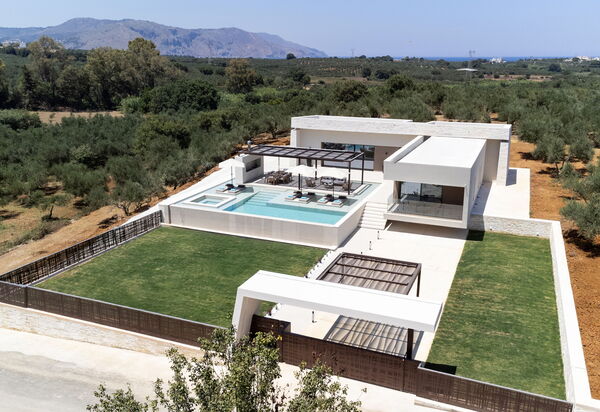 Villa El: pool, Udvendige