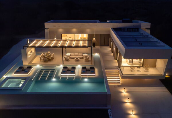 Villa El: pool, Udvendige