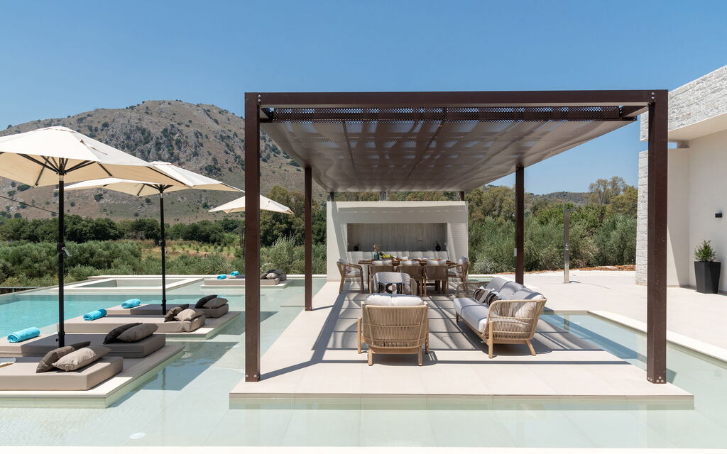 Villa El: Балкон / Терраса / Патио, бассейн