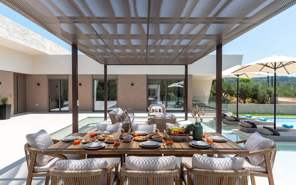 Villa El: Балкон / Терраса / Патио, бассейн