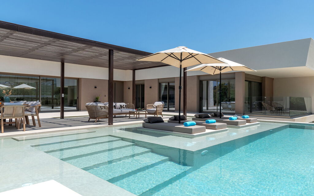 Villa El: бассейн