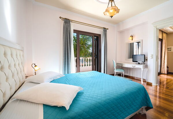 Iro Royal Villa: Schlafzimmer