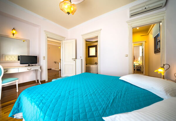 Iro Royal Villa: Schlafzimmer