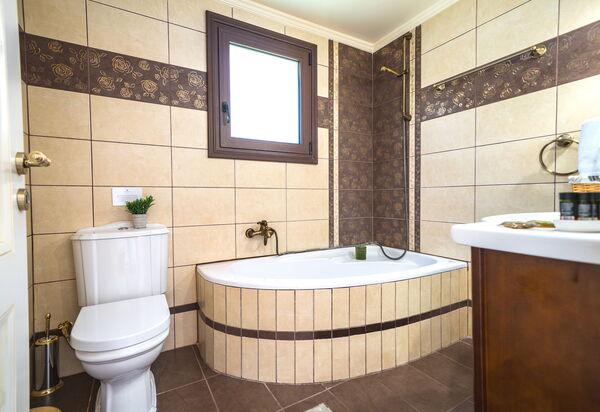 Iro Royal Villa: Bad