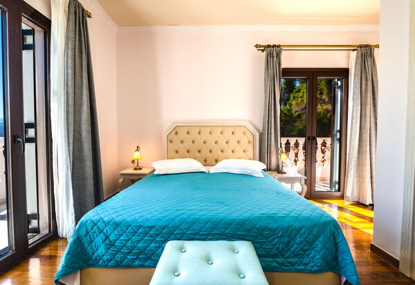 Iro Royal Villa: Schlafzimmer
