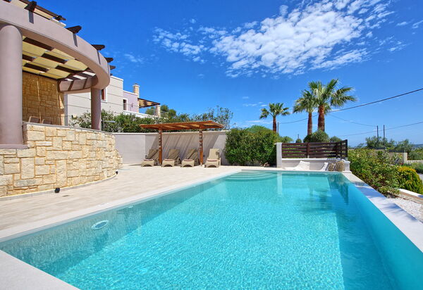 Villa Kostantina: бассейн, Открытый