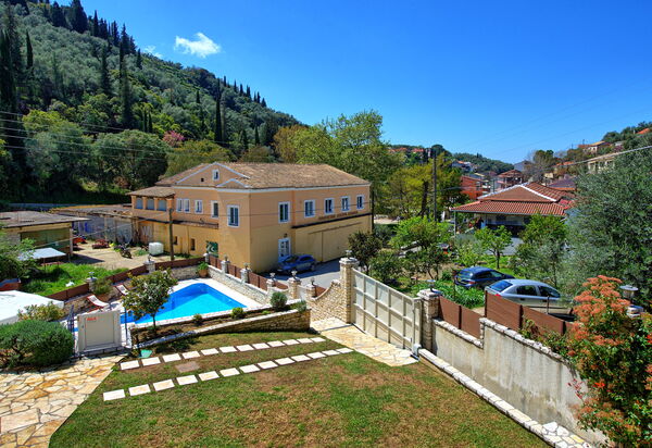 Villa Angie: Utomhus