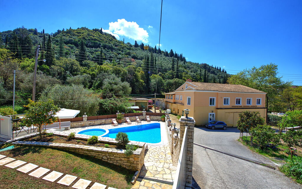 Villa Angie: all'aperto, Piscina