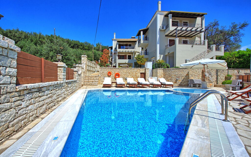 Villa Angie: all'aperto, Esterni, Piscina