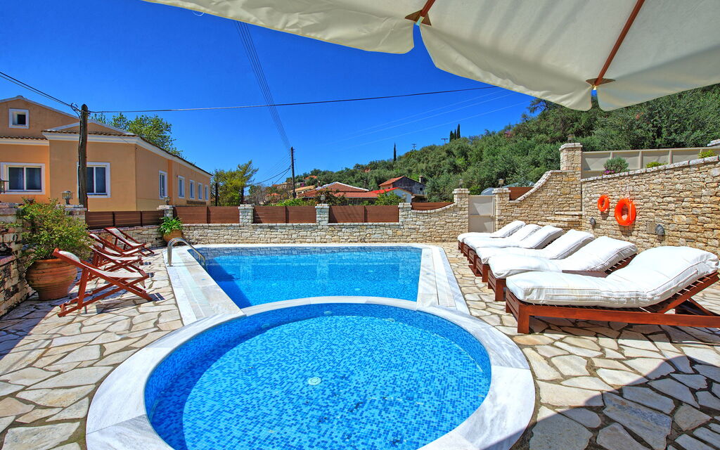 Villa Angie: all'aperto, Piscina