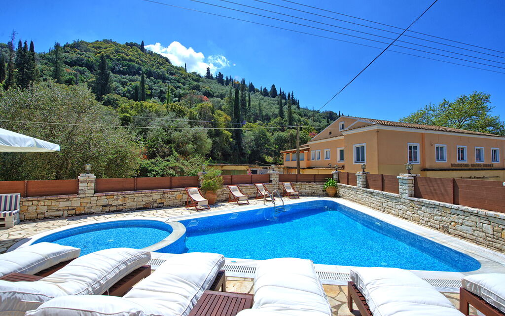 Villa Angie: all'aperto, Piscina