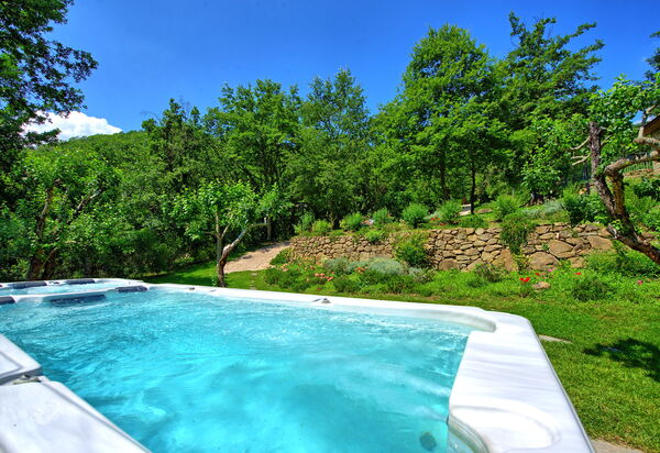 Villa Mulino: Außen, Draussen, Garten, Schwimmbad, Whirlpool