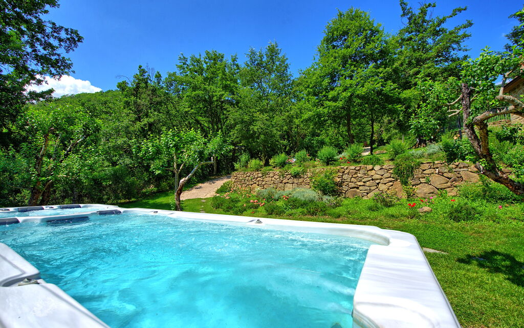 Villa Mulino: Building Exterior, Garden, Hot Tub, Outdoor, Pool